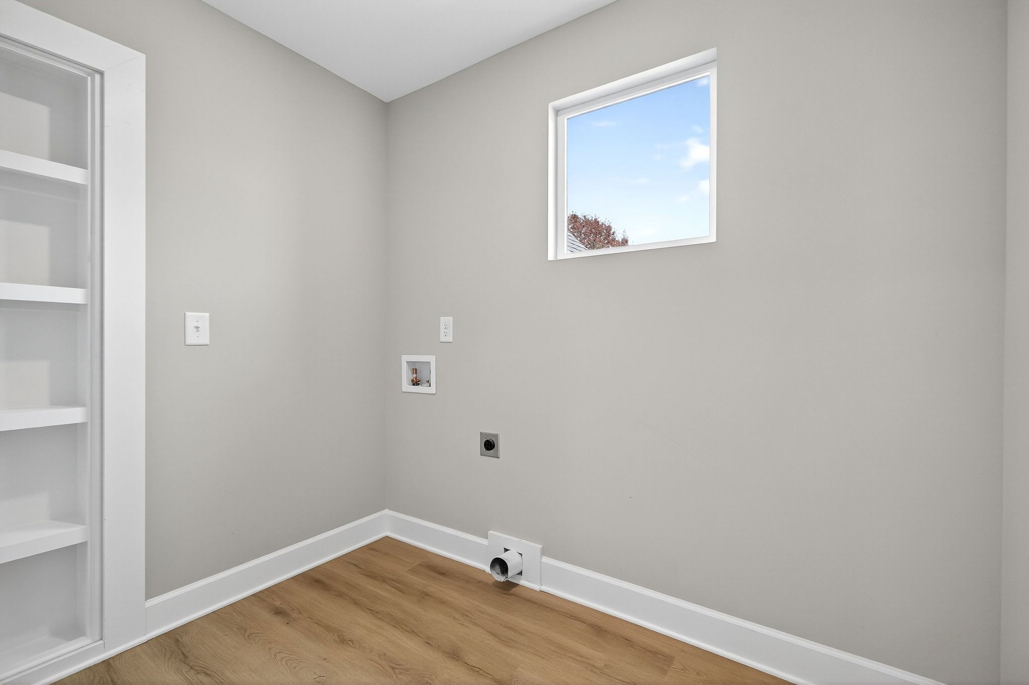 774 C Rody Road McMinnville, TN 37110 - Photo 27 of 40 a view of a small space with wooden floor