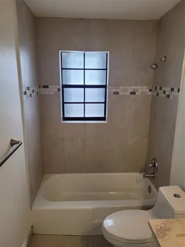 $2,150 | 770 Northeast 38th Street, Unit F, Oakland Park, FL 33334