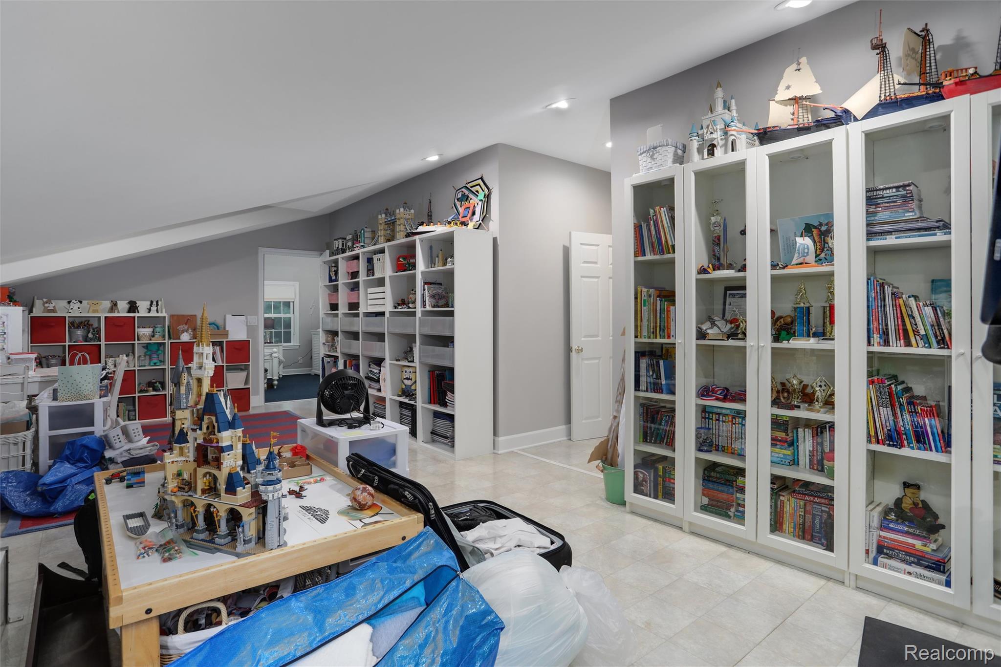 4200 Surrey Cross Road Bloomfield Hills, MI 48301 - Photo 30 of 42 Craft room
