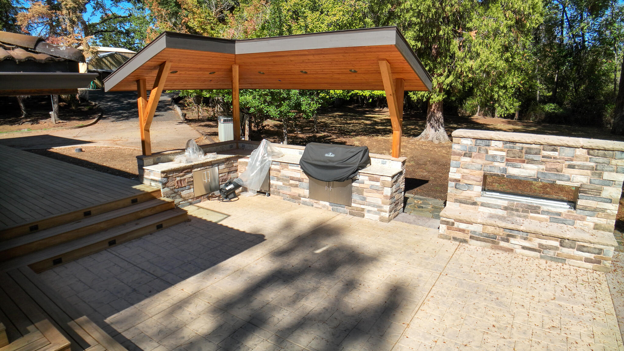 12214 Modoc Road White City, OR 97503 - Photo 10 of 47 a view of a patio