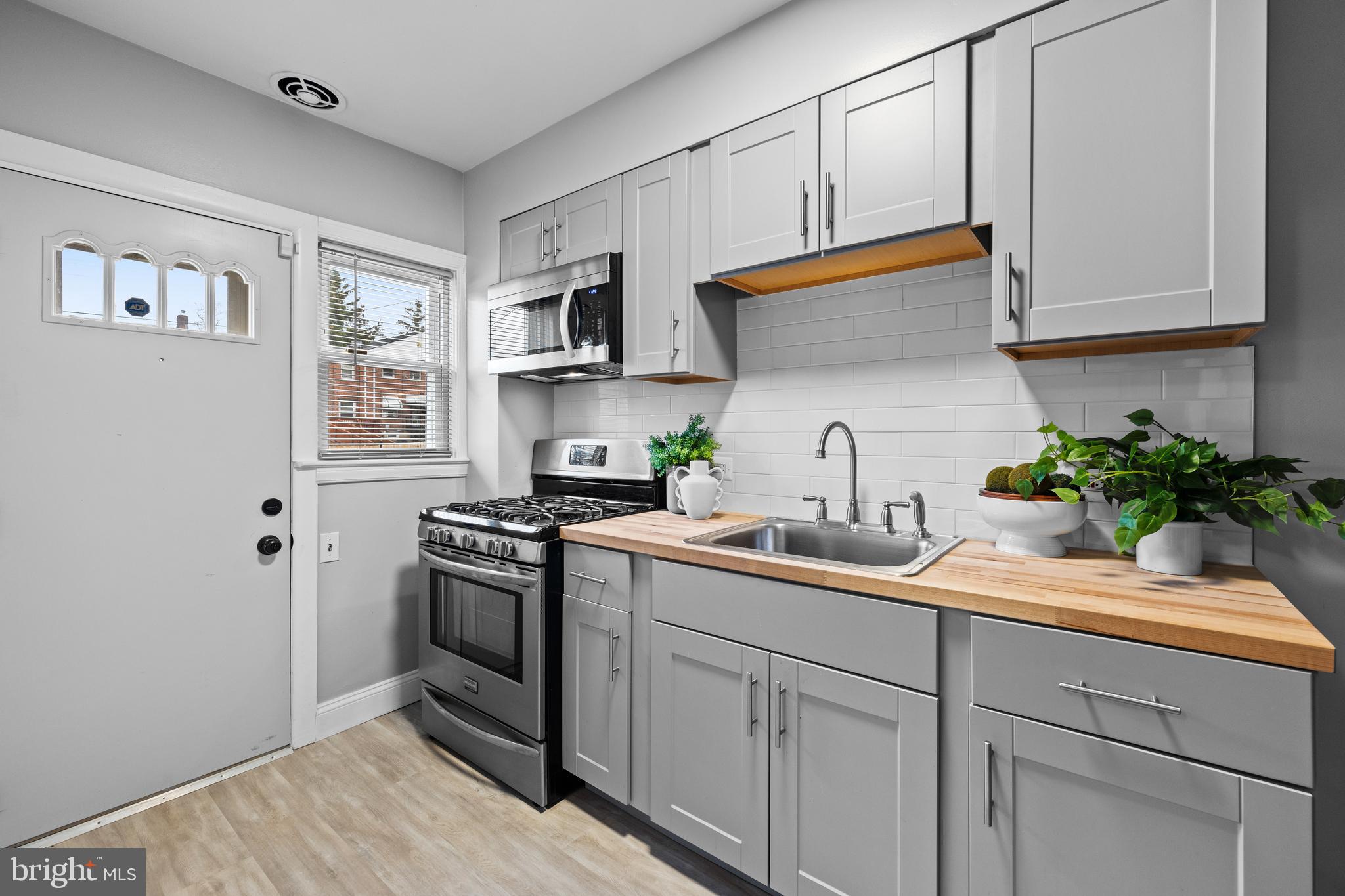 4522 Mountview Road Baltimore, MD 21229 - Photo 11 of 24 Gallery Image 11