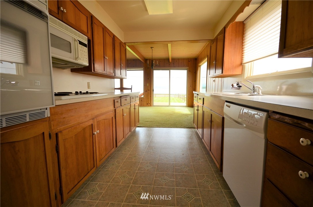 2143 Lummi Shore Road Bellingham, WA 98226 - Photo 14 of 25 Gallery Image 14