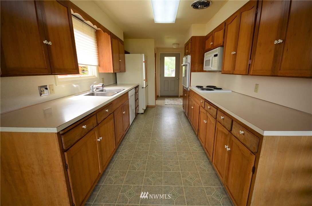 2143 Lummi Shore Road Bellingham, WA 98226 - Photo 15 of 25 Gallery Image 15