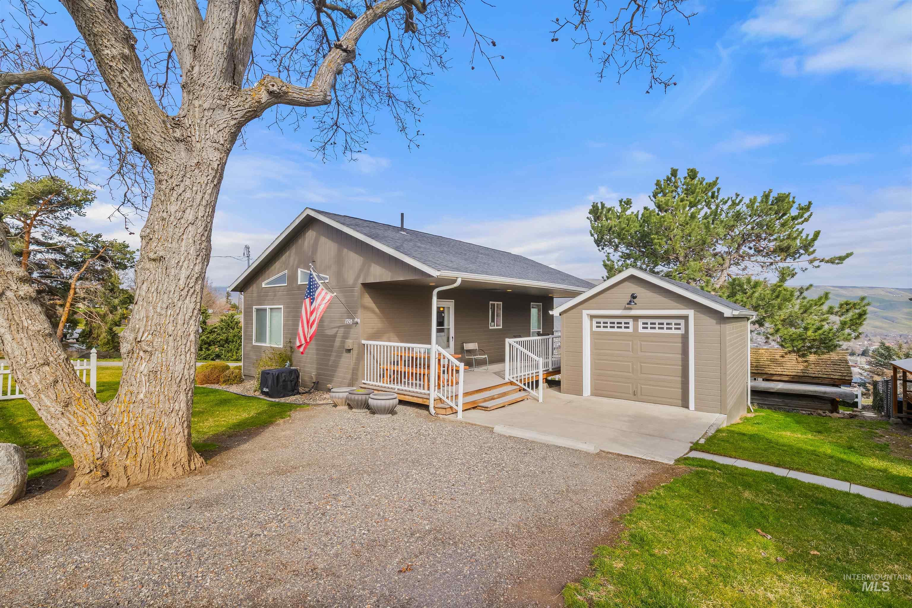 1750 Valleyview Drive Clarkston, WA 99403 - Photo 2 of 15