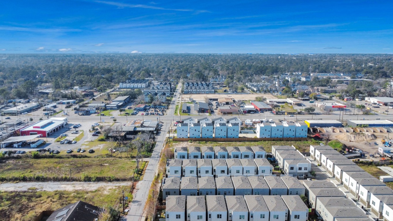 608 Thornton Road, Unit A Houston, TX 77018 - Photo 4 of 44