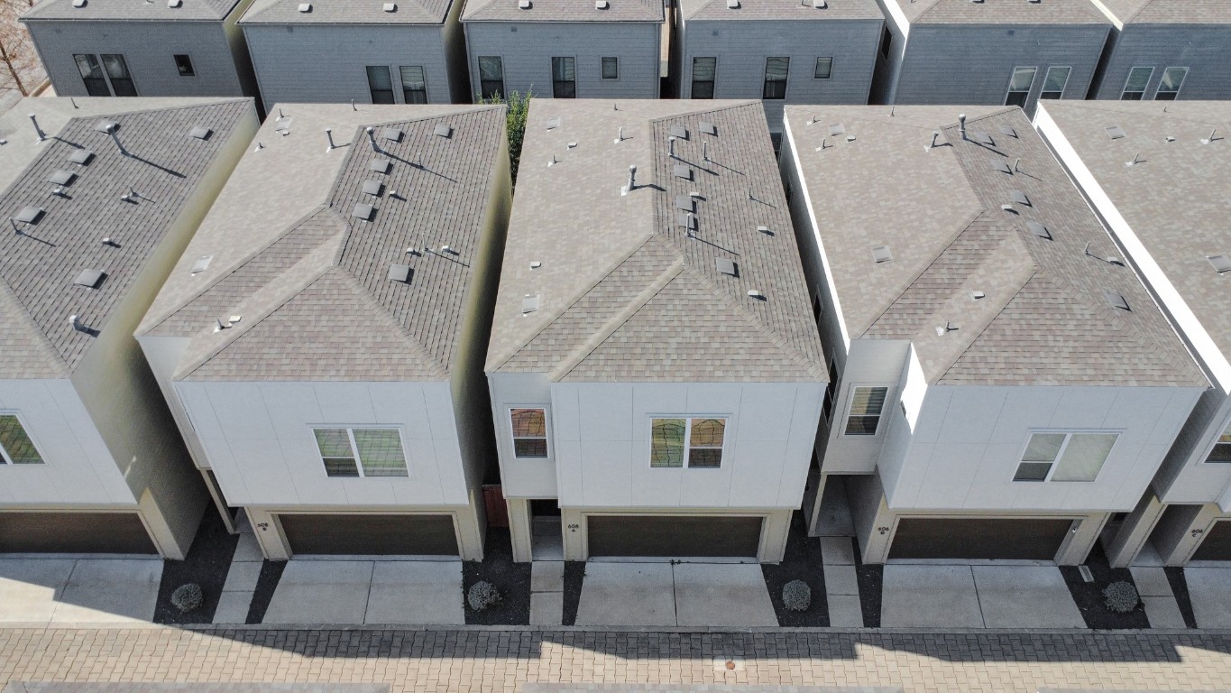 608 Thornton Road, Unit A Houston, TX 77018 - Photo 5 of 44 an aerial view of a livingroom with furniture