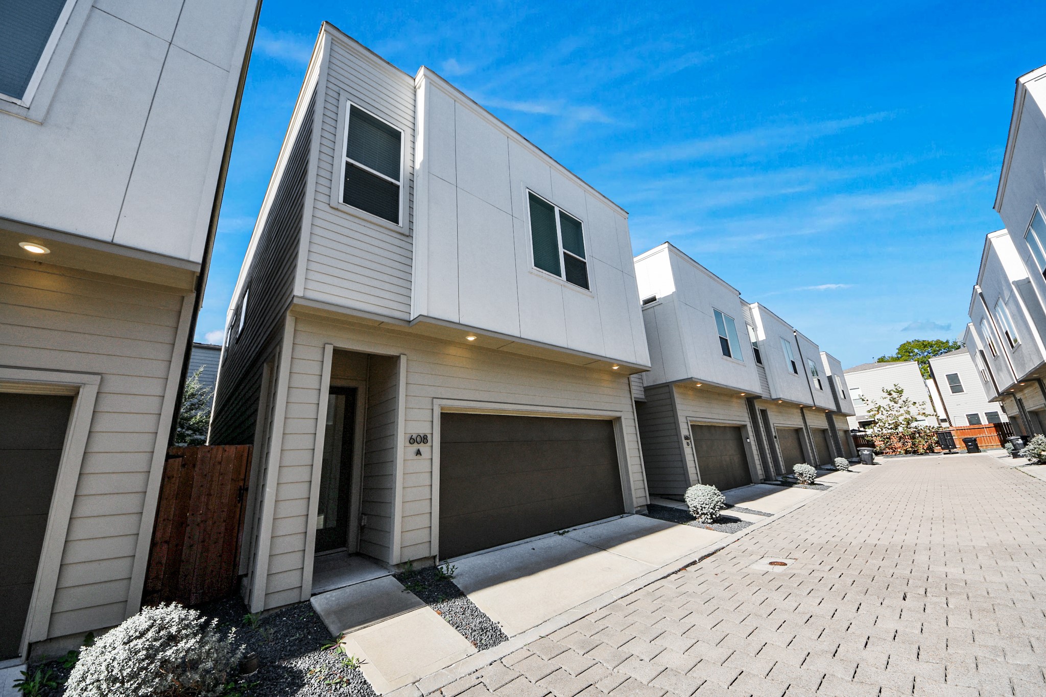 608 Thornton Road, Unit A Houston, TX 77018 - Photo 6 of 44