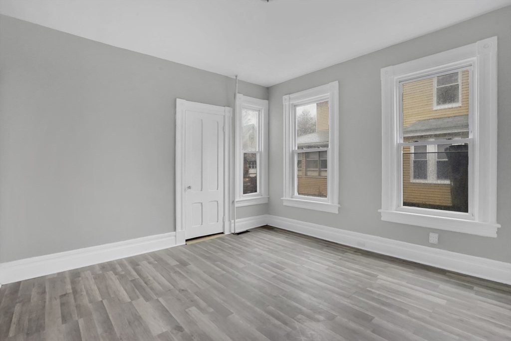 16 Amherst Street Springfield, MA 01109 - Photo 13 of 35