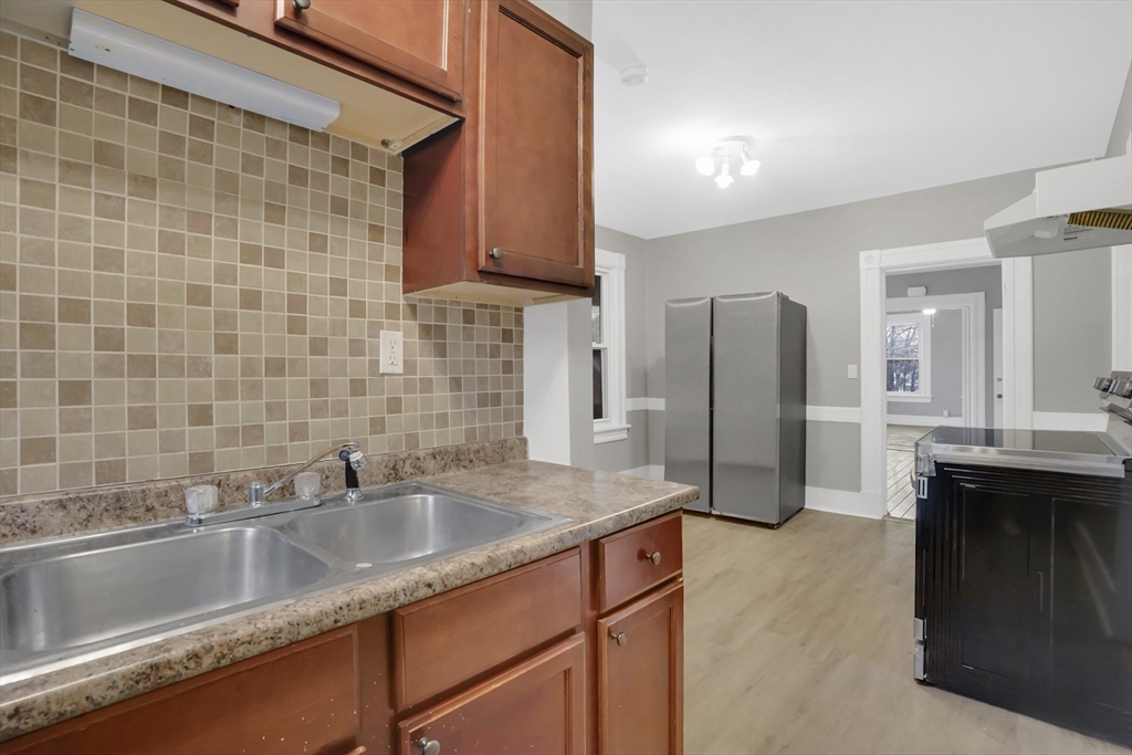 16 Amherst Street Springfield, MA 01109 - Photo 28 of 35