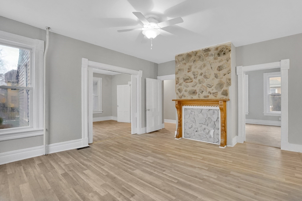 16 Amherst Street Springfield, MA 01109 - Photo 4 of 35