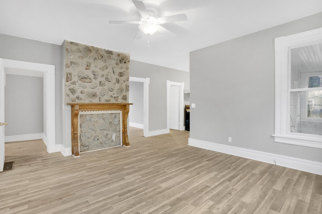 16 Amherst Street Springfield, MA 01109 - Photo 5 of 35