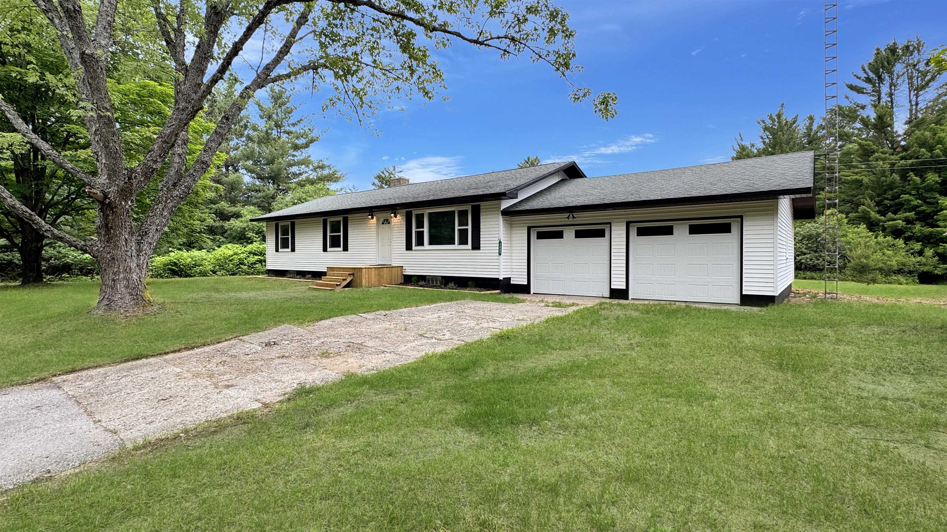 3403 34 Road Cadillac, MI 49601 - Photo 2 of 42