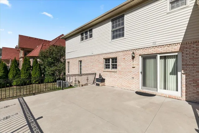 $749,900 | 138 Evaline Drive, Troy, MI 48085