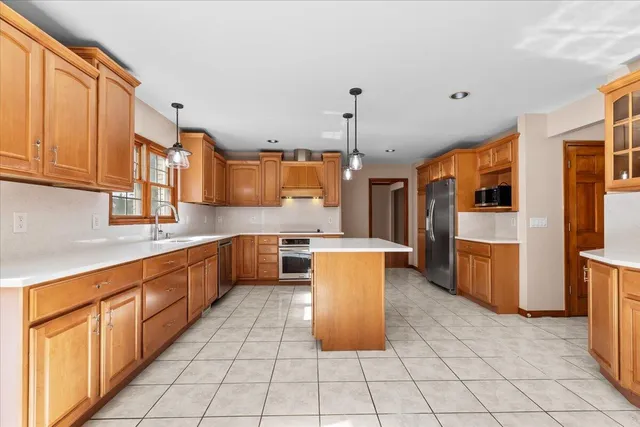 $749,900 | 138 Evaline Drive, Troy, MI 48085