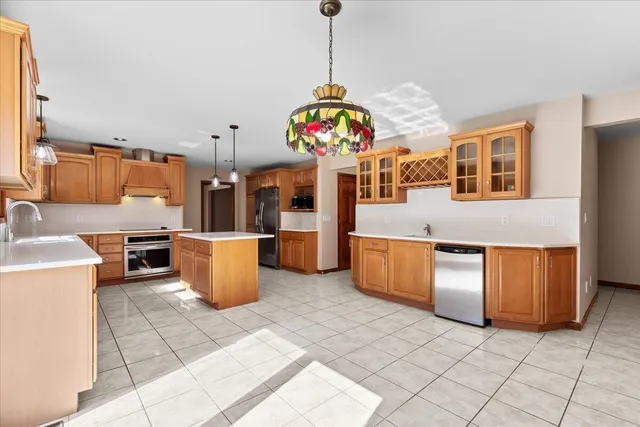 $749,900 | 138 Evaline Drive, Troy, MI 48085