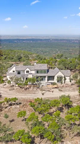 a view of residential houses with outdoor space