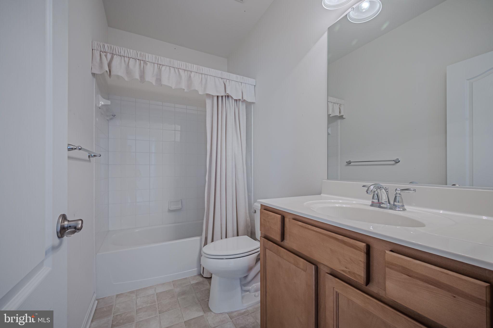 178 Silver Maple Road Middletown, DE 19709 - Photo 21 of 31 Hall Bath