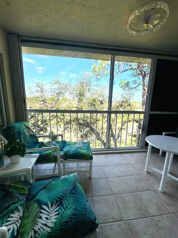 $1,700 | 4735 Lucerne Lakes Boulevard East, Unit 410, Lake Worth, FL 33467