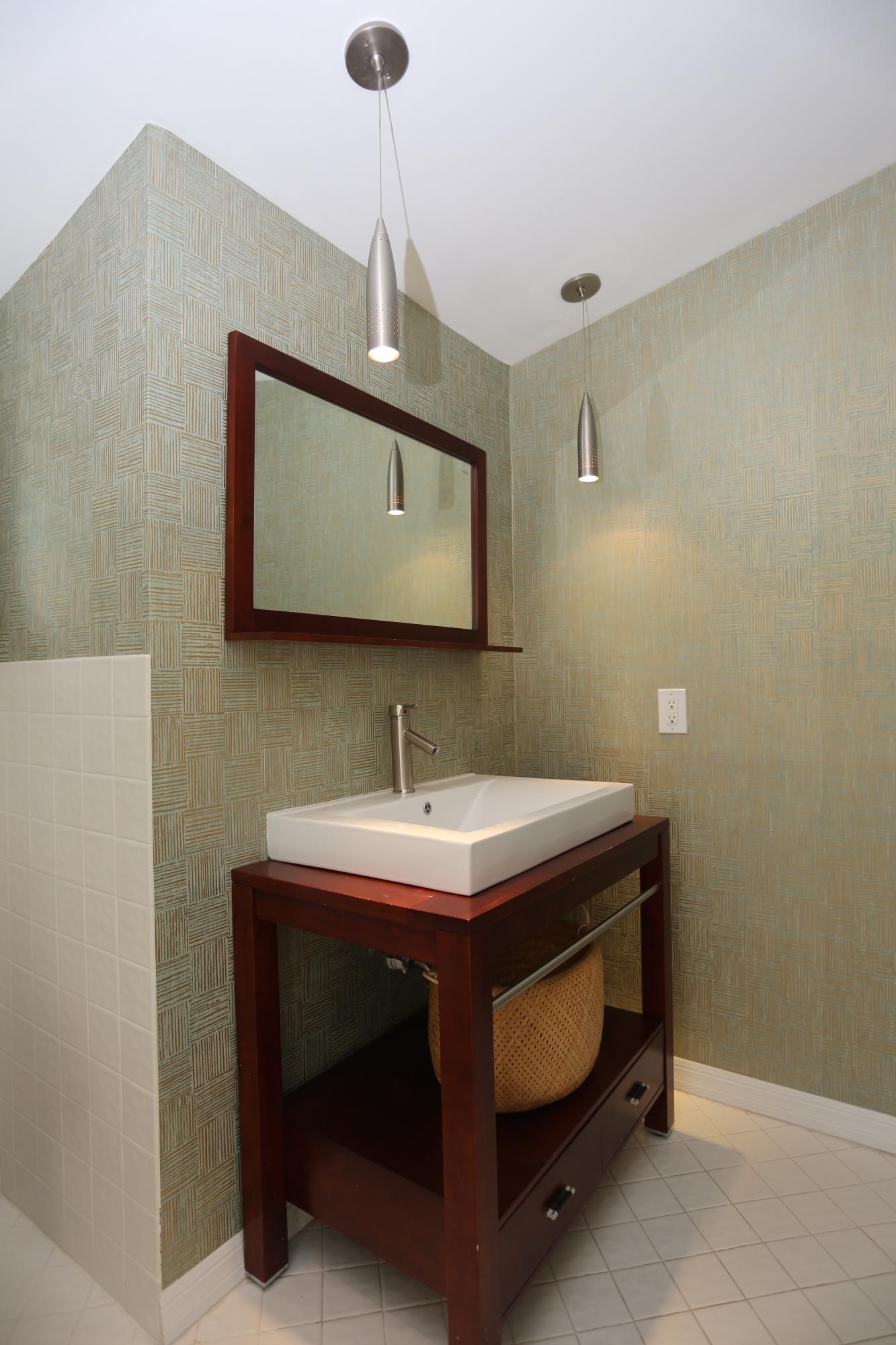 4310 Northeast 23rd Terrace Lighthouse Point, FL 33064 - Photo 13 of 22 030 cabana bath