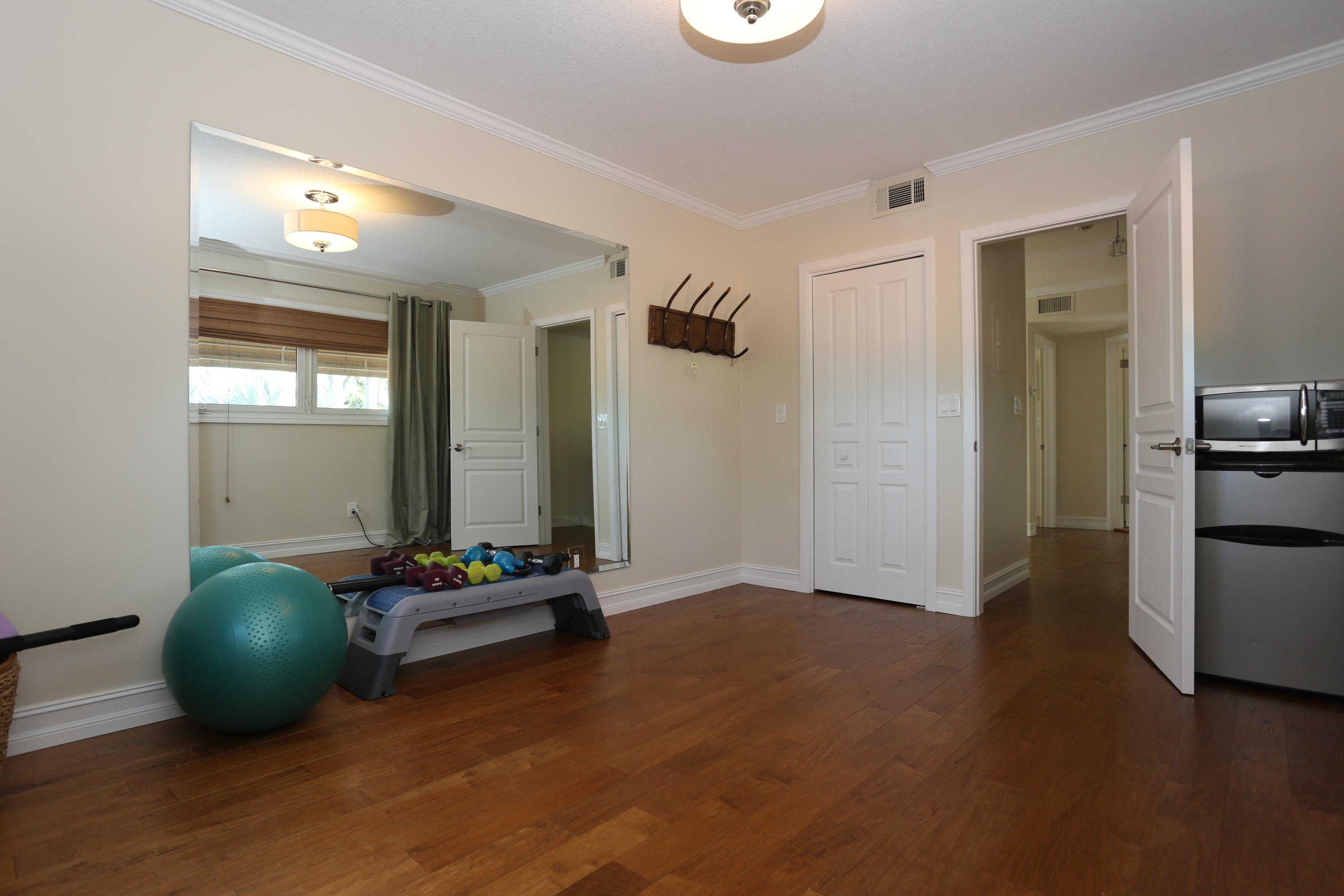 4310 Northeast 23rd Terrace Lighthouse Point, FL 33064 - Photo 17 of 22 036 workout room