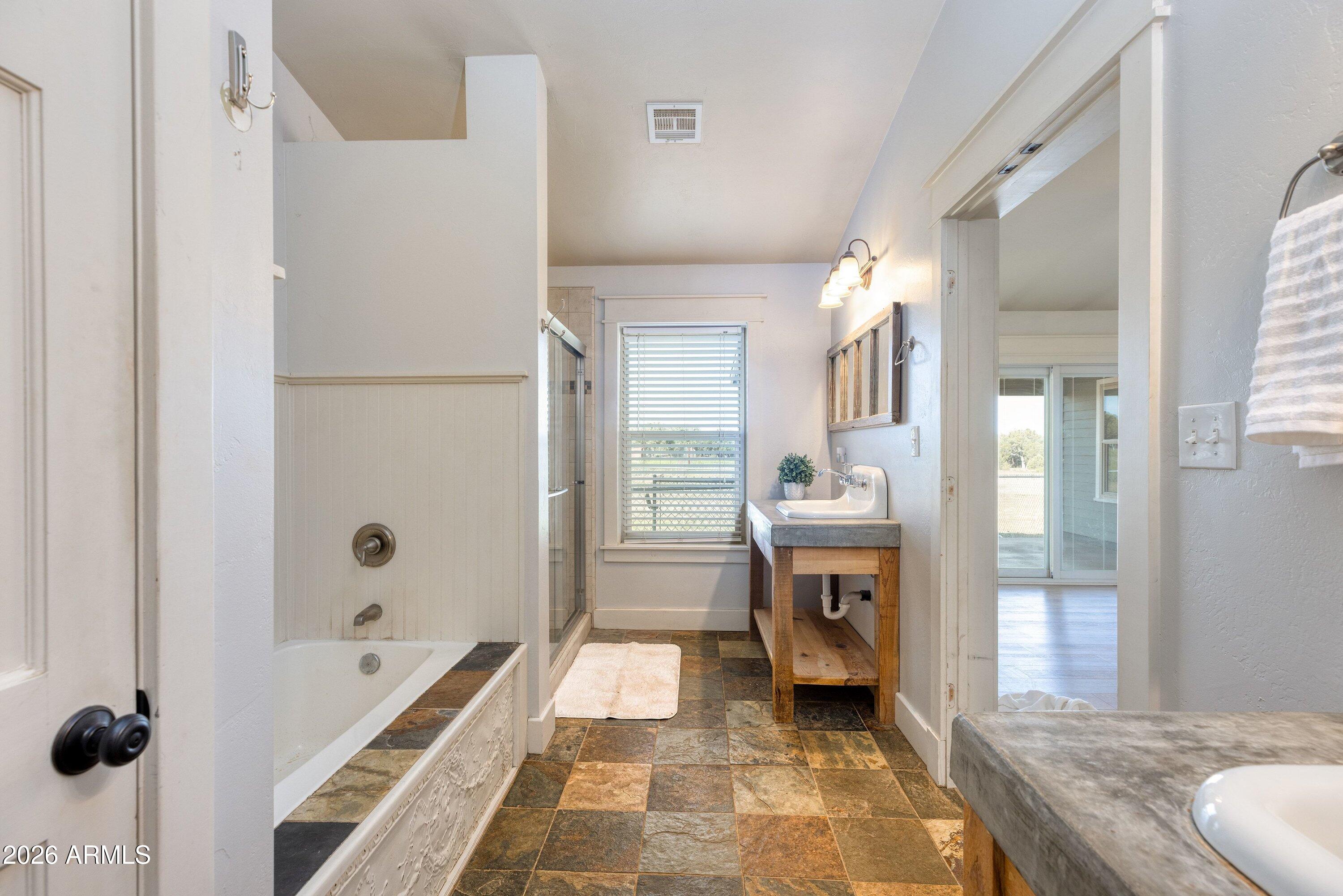 1866 Simpson Well Road Show Low, AZ 85901 - Photo 14 of 36 Primary Bath