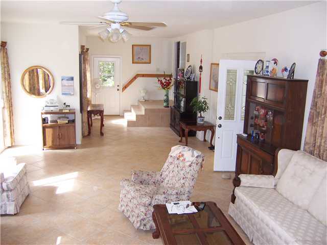 4005 South Mission Road Fallbrook, CA 92028 - Photo 4 of 23 Attached Guest House with its own private entrance