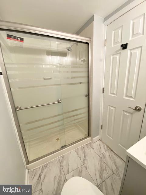 11605 Stoneview Square, Unit 65/22C Reston, VA 20191 - Photo 6 of 9 MASTER BATHROOM
