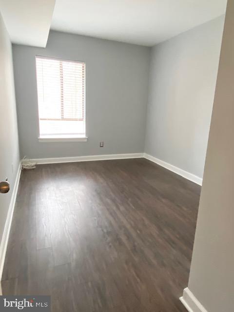 11605 Stoneview Square, Unit 65/22C Reston, VA 20191 - Photo 8 of 9 SECOND BEDROOM