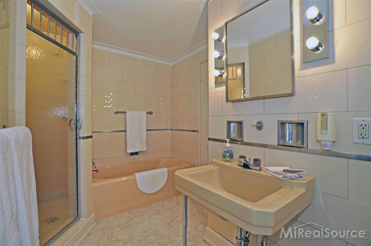 782 Westchester Road Grosse Pointe Park, MI 48230 - Photo 29 of 40