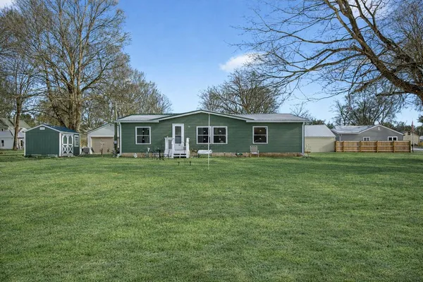$194,900 | 419 South Capital Avenue, Athens, MI 49011