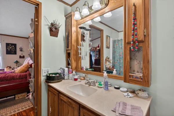 $194,900 | 419 South Capital Avenue, Athens, MI 49011