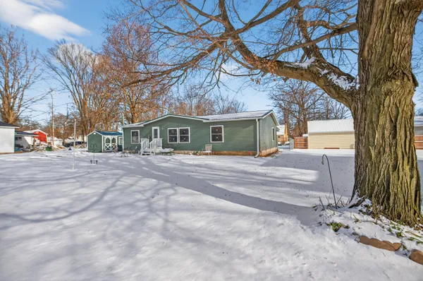 $194,900 | 419 South Capital Avenue, Athens, MI 49011