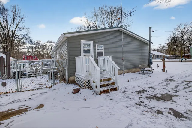 $199,900 | 419 South Capital Avenue, Athens, MI 49011