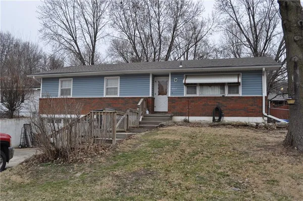 $190,000 | 6007 Savannah Road, St. Joseph, MO 64505