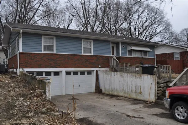 $170,000 | 6007 Savannah Road, St. Joseph, MO 64505