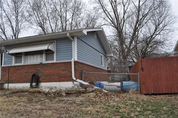 $170,000 | 6007 Savannah Road, St. Joseph, MO 64505