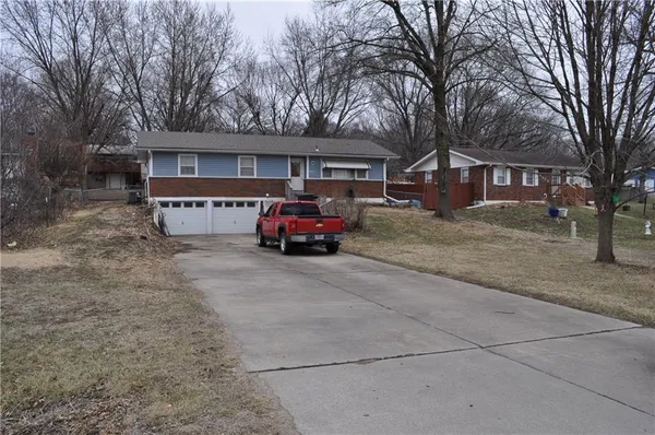 $170,000 | 6007 Savannah Road, St. Joseph, MO 64505