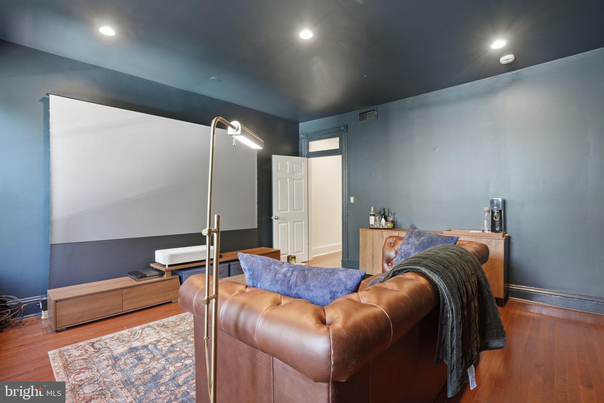 1326 Corcoran Street Northwest Washington, DC 20009 - Photo 14 of 38