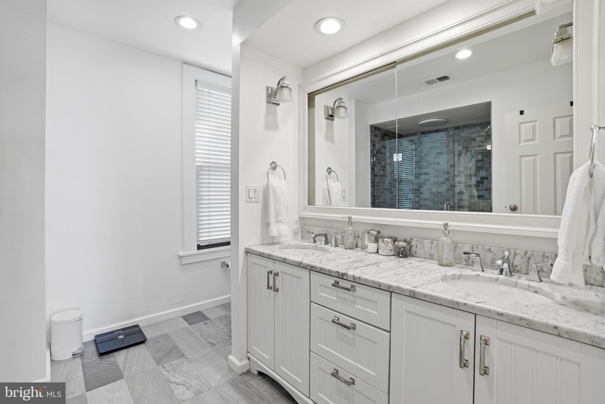 1326 Corcoran Street Northwest Washington, DC 20009 - Photo 23 of 38