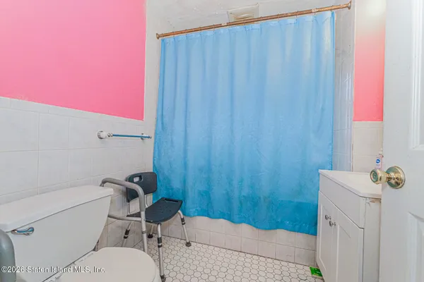 $799,999 | 245 Garrison Avenue | Westerleigh