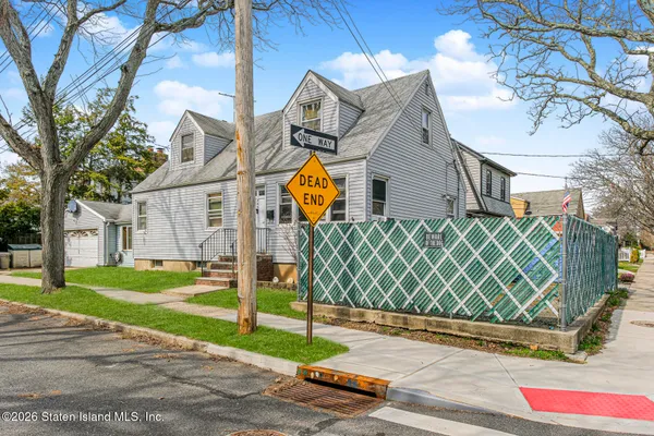 $799,999 | 245 Garrison Avenue | Westerleigh