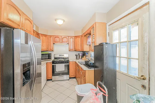 $799,999 | 245 Garrison Avenue | Westerleigh