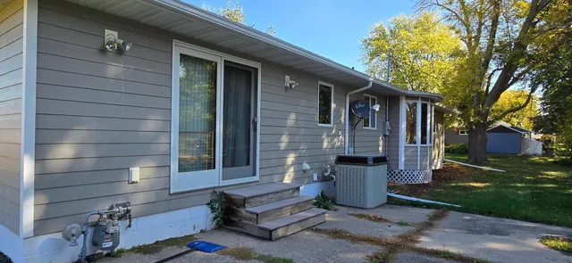 $249,000 | 313 3rd Avenue North, Emmons, MN 56029