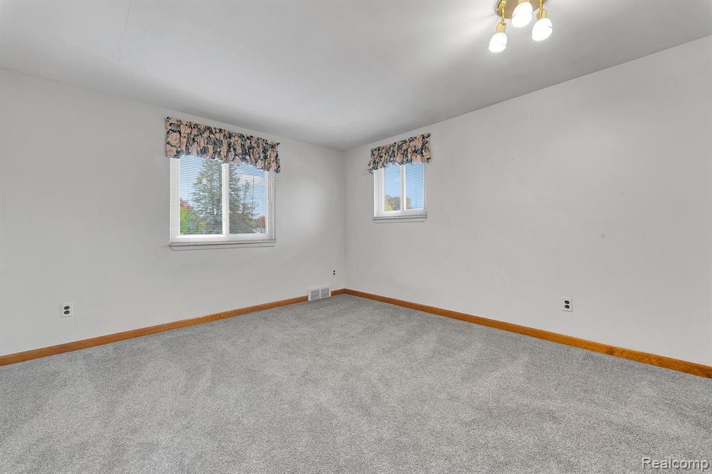 1011 Stellma Lane Rochester Hills, MI 48309 - Photo 42 of 58