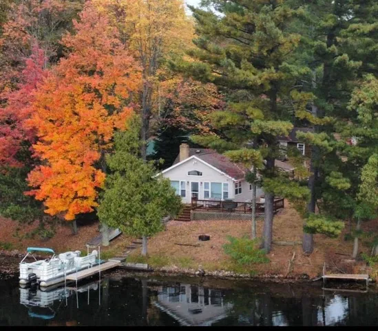 $489,900 | 13763 Lake Shore Lane, Mountain, WI 54149