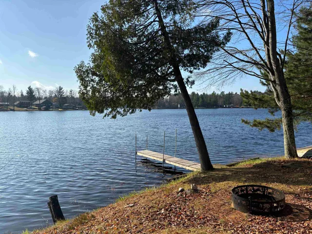 $489,900 | 13763 Lake Shore Lane, Mountain, WI 54149