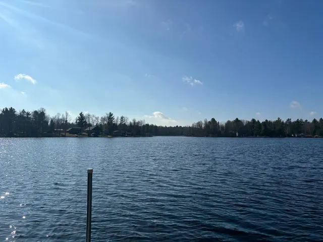 $489,900 | 13763 Lake Shore Lane, Mountain, WI 54149