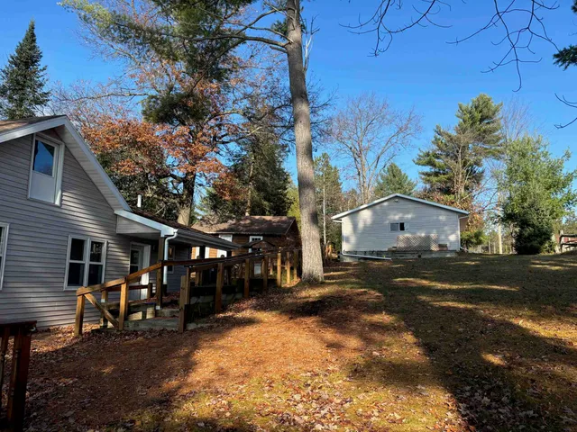 $489,900 | 13763 Lake Shore Lane, Mountain, WI 54149