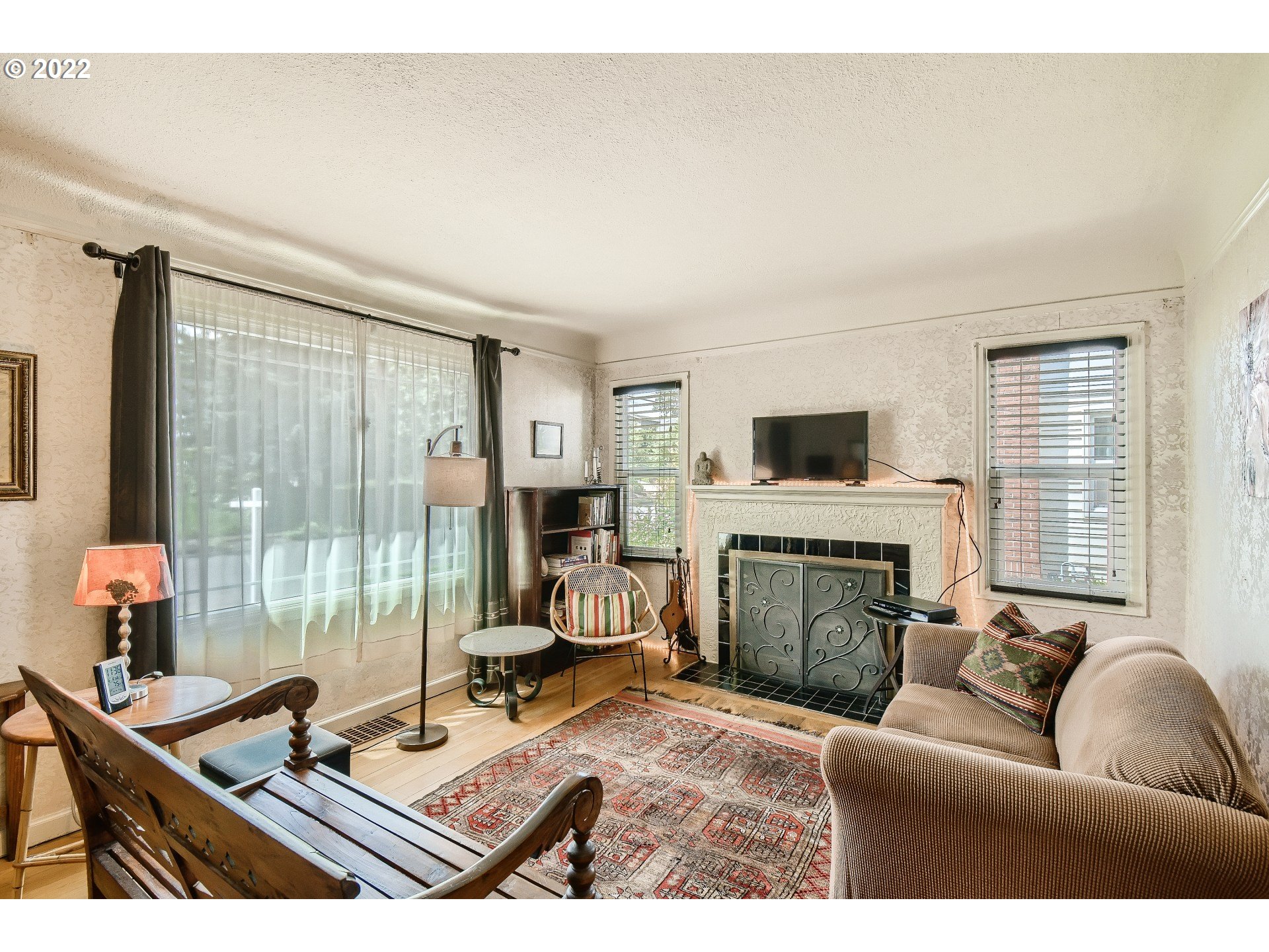 1625 Northeast Rosa Parks Way Portland, OR 97211 - Photo 3 of 25 Living Room