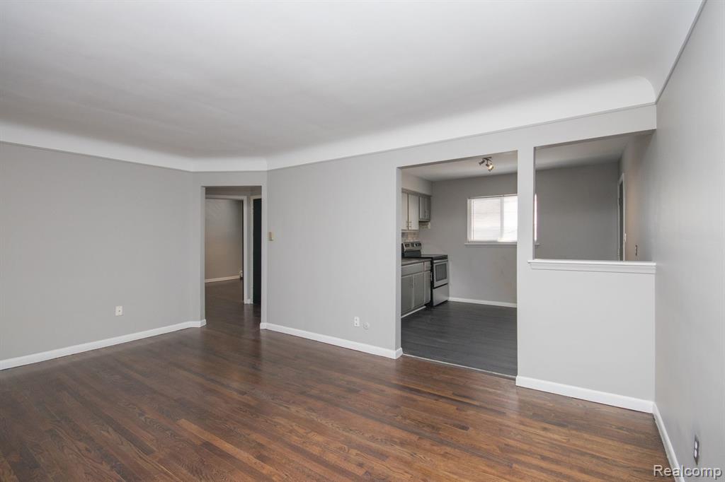 629 West Maple Road, Unit 14 Clawson, MI 48017 - Photo 6 of 27